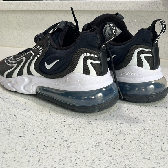 Nike Air Max 270 React ENG - Picture 4 of 7